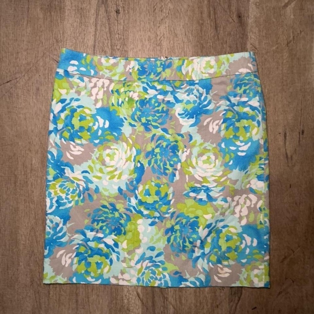 Madison blue floral skirt Size 14